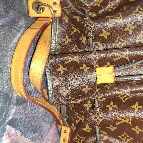 LOUIS VUITTON Monogram Irene Hand Bag - Picture 10 of 17